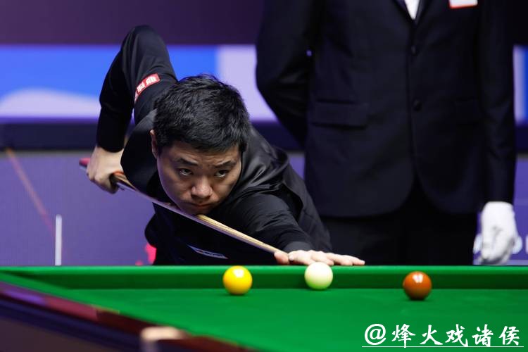 斯诺克英锦赛-丁俊晖力克徐思 晋级16强 斯诺克英锦赛-丁俊晖力克徐思 晋级16强